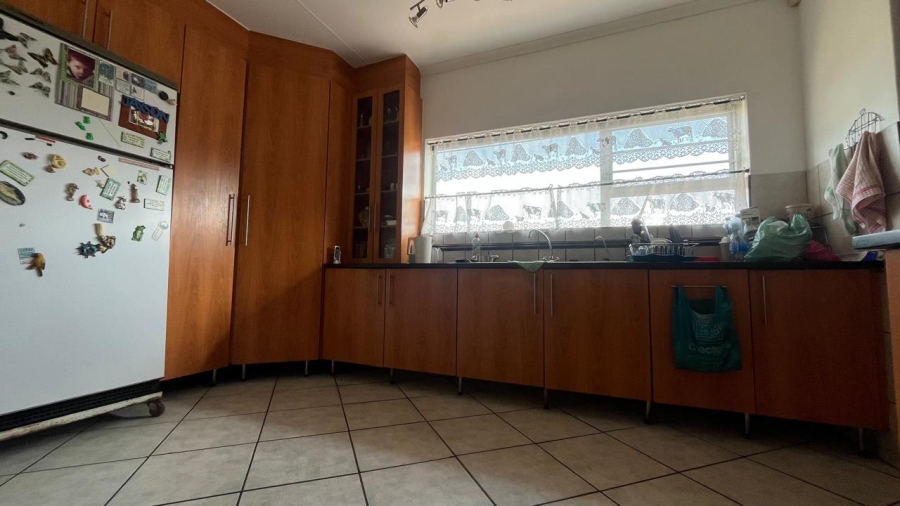 5 Bedroom Property for Sale in Wavecrest Eastern Cape